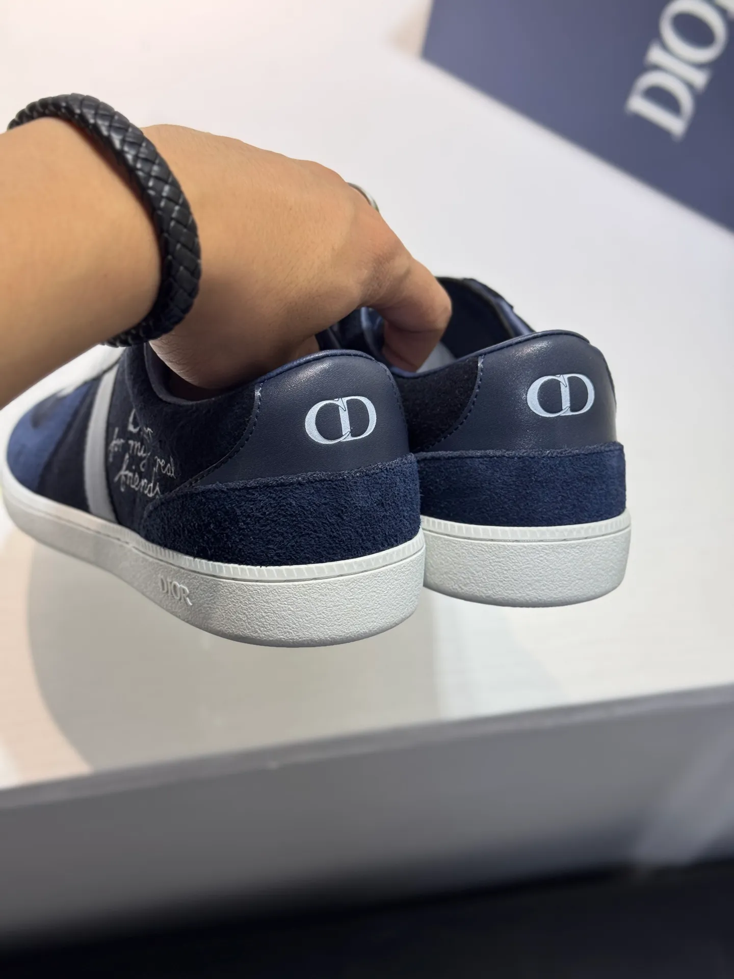 Men's shoes 💰400 [New style] 🎠🎠Dior🔍Top purchasing agent🇮🇹Di's hot model super popular sneakers are synchronized with the new product counters. The uppers are made of original Italian imported cowhide. The logo graphics are perfectly reproduced with complex craftsmanship necessary for fashionistas. The lining of imported soft sheepskin Sole: The original sole is specially provided by the original factory. The exclusive movable molded sole is super comfortable. The original factory follows the order. 🔍🔍Multiple colors are available. You can enter and exit the counter at will. Welcome to compare. A must-have for trendy men. Code number: 38-44 (45 customized